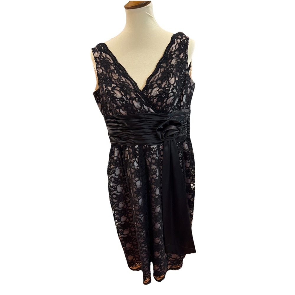 JS Boutique Sz‎ 2 Black Lace Plunging Nude Lined Dress Satin waist Witchy Fairy